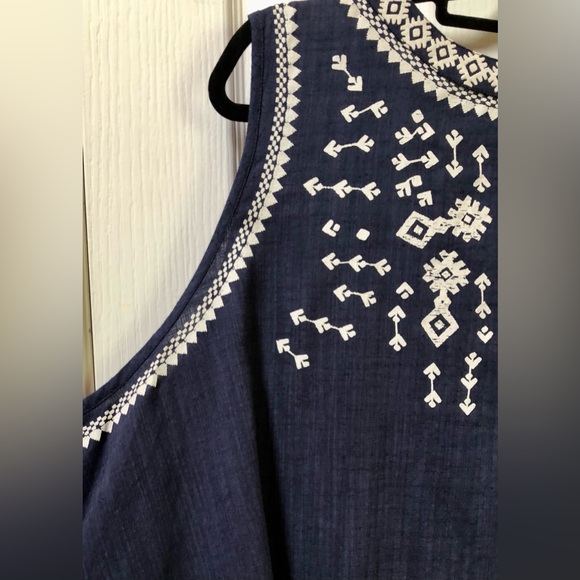 Falls Creek Sleeveless Top - Picture 2 of 3